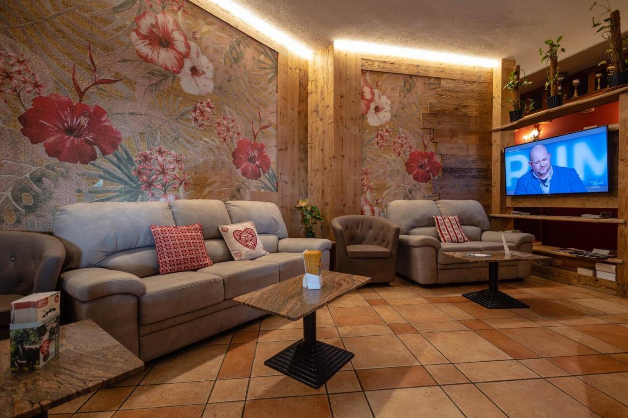 Hotel & Ristorante Serenella Breuil-Cervinia Εξωτερικό φωτογραφία