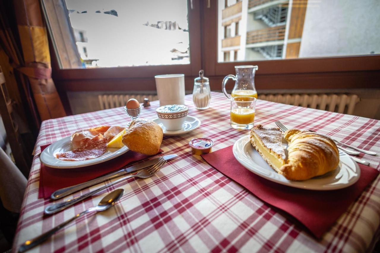 Hotel & Ristorante Serenella Breuil-Cervinia Εξωτερικό φωτογραφία