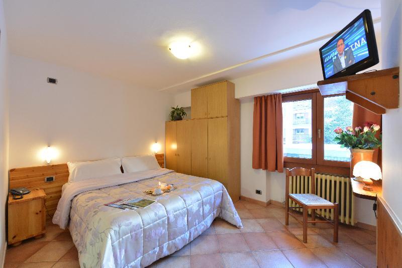 Hotel & Ristorante Serenella Breuil-Cervinia Εξωτερικό φωτογραφία